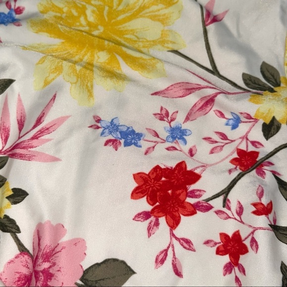 Old navy long sleeve one piece swimsuit 3T - Picture 2 of 5